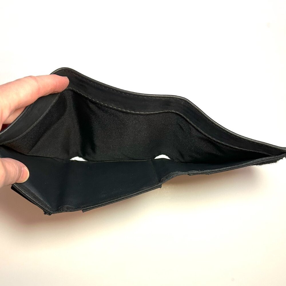 VINTAGE MANDARINA DUCK RUBBER TRIFOLD WALLET W/ VELCRO CLOSURE - Picture 4 of 8